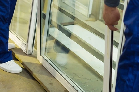 Commercial Glass Repair Technician in Clermont, FL